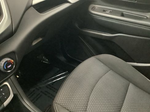 Used 2024 GMC Terrain SLE image 23