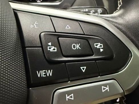 Used 2023 Volkswagen Tiguan SE R-Line AWD/4WD image 32