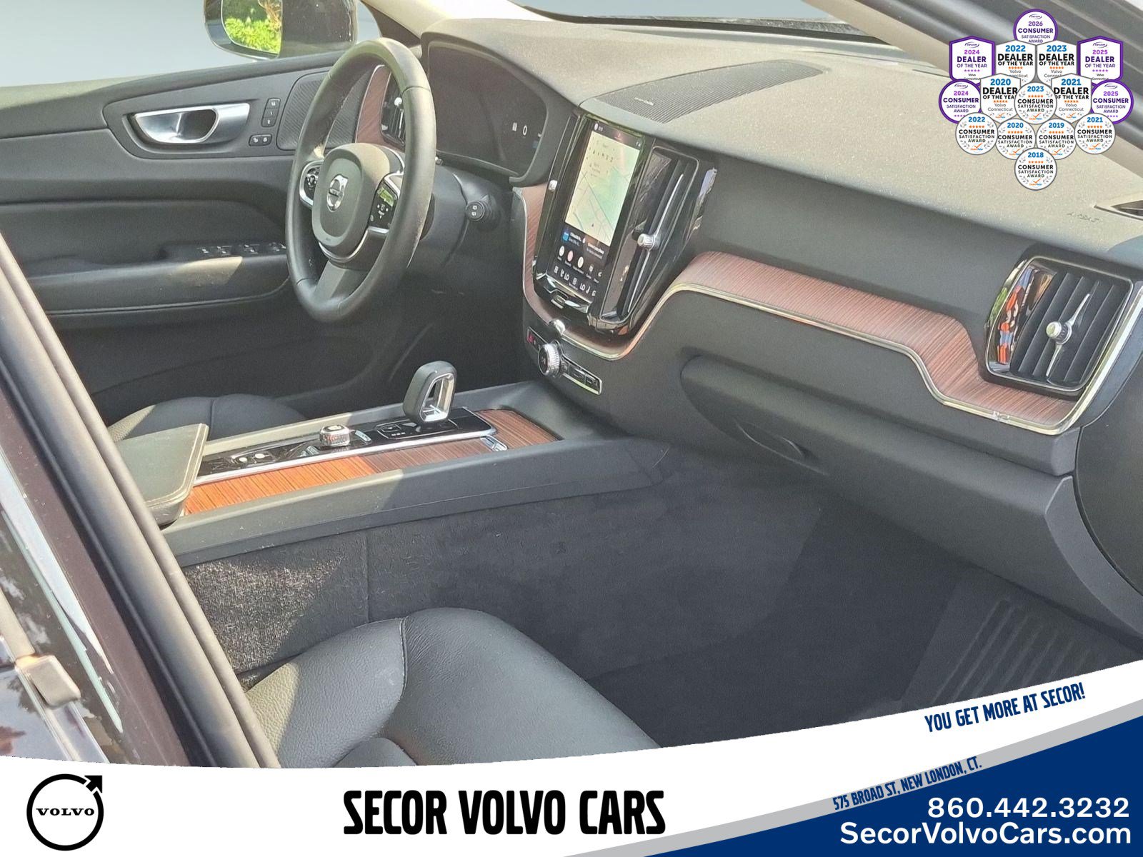 Certified 2024 Volvo XC60 T8 Plus w/ Protection Package Premier AWD/4WD image 24