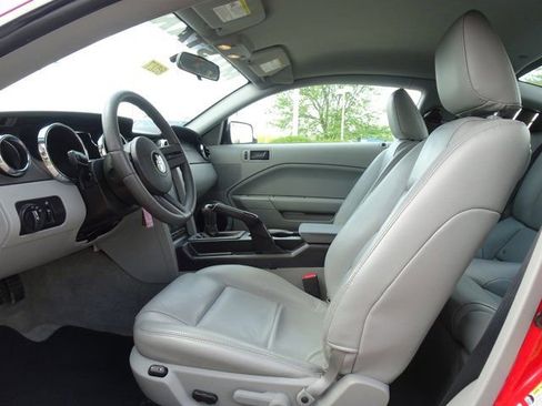 Used 2006 Ford Mustang Premium image 11