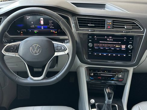 Used 2023 Volkswagen Tiguan SE w/ Panoramic Sunroof Package FWD image 14