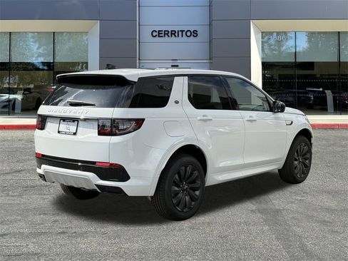 New 2025 Land Rover Discovery Sport S image 6