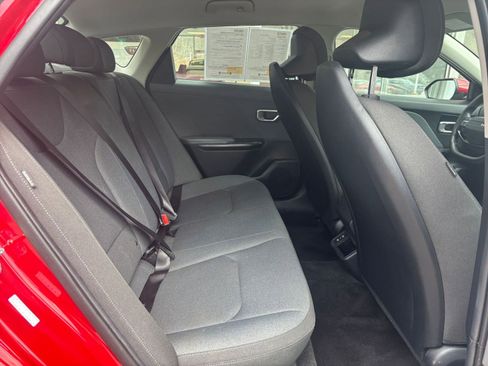Used 2025 Kia K4 LXS image 38