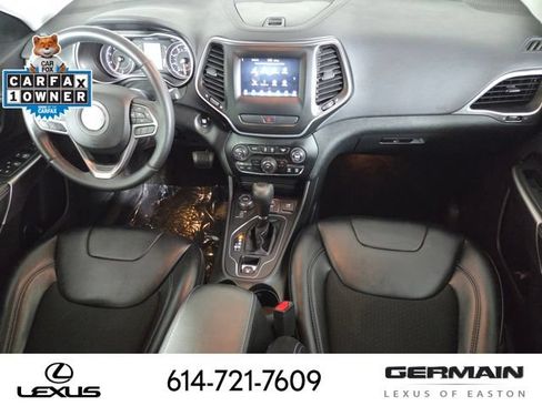 Used 2019 Jeep Cherokee Latitude Plus w/ Cold Weather Group AWD/4WD image 31
