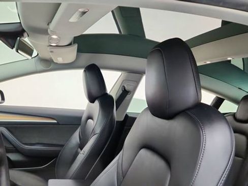 Used 2023 Tesla Model 3 Performance image 32