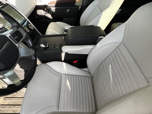 Used 2023 Land Rover Discovery S image 16