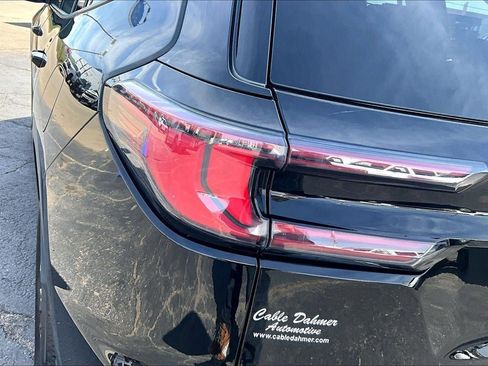 Used 2025 GMC Acadia Elevation image 28