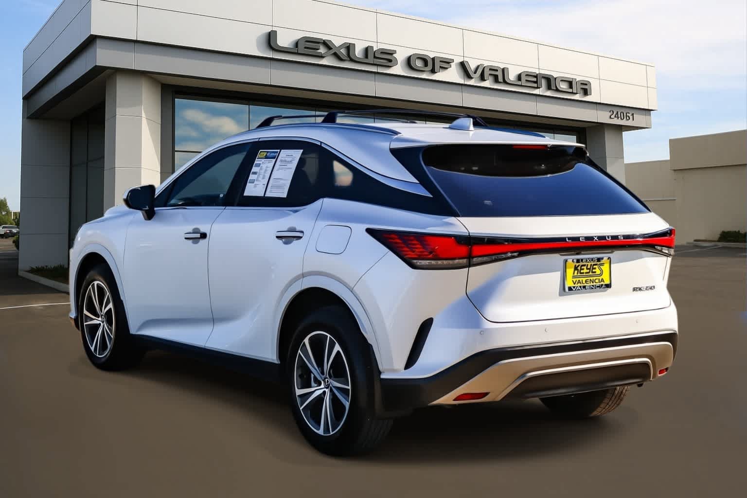 Used 2024 Lexus RX 350 Premium w/ Accessory Package (Z1) FWD image 2