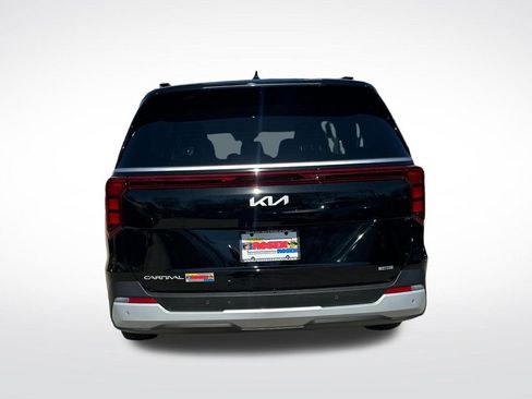 New 2026 Kia Carnival EX FWD image 4