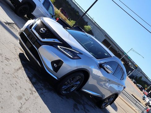 Used 2023 Nissan Murano Platinum w/ Cargo Package image 3