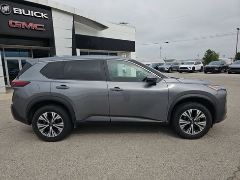 Used 2023 Nissan Rogue SV FWD image 8
