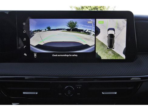 Certified 2025 Nissan Kicks SR image 25