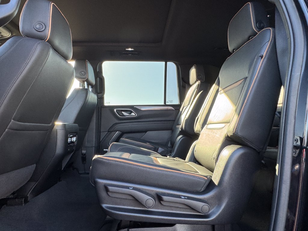 Used 2022 GMC Yukon XL AT4 AWD/4WD image 38
