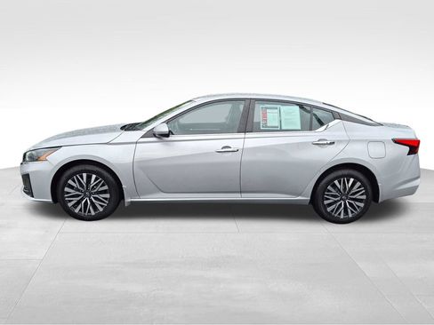 Certified 2023 Nissan Altima 2.5 SV AWD/4WD image 13