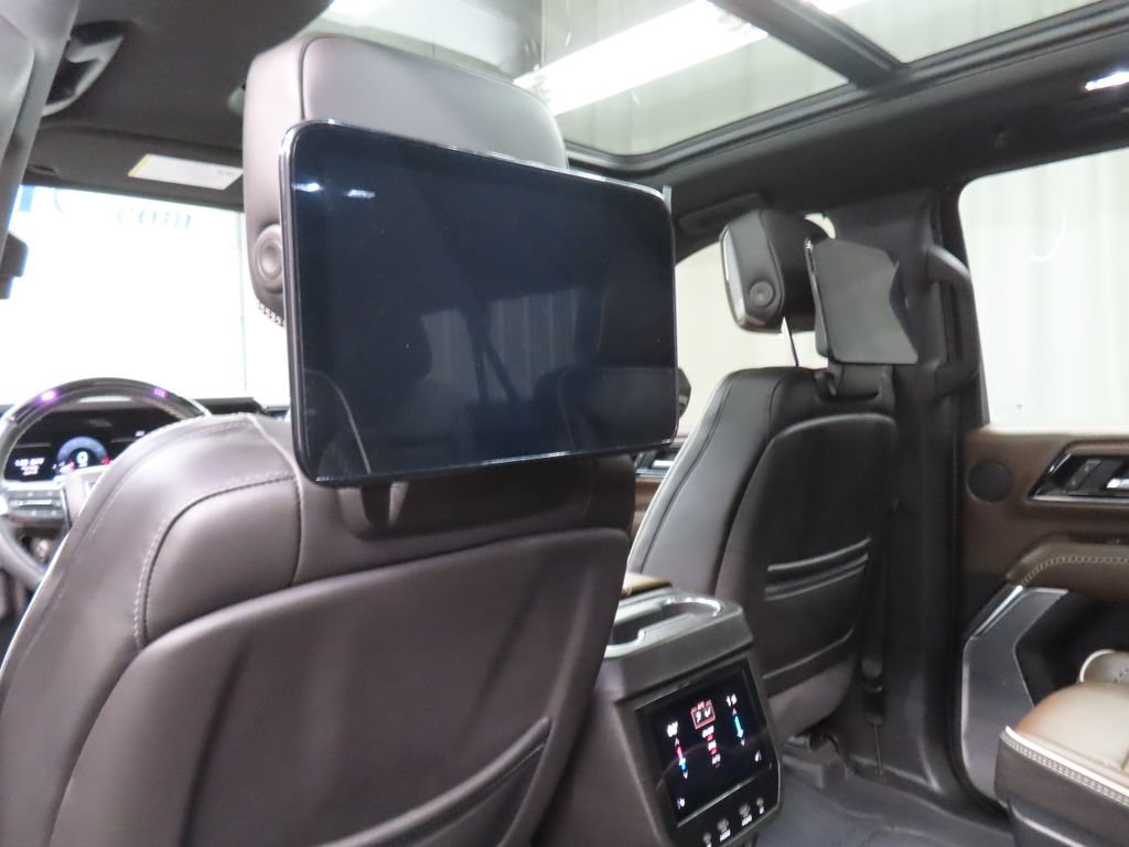 Used 2025 GMC Yukon XL Denali Ultimate AWD/4WD image 15