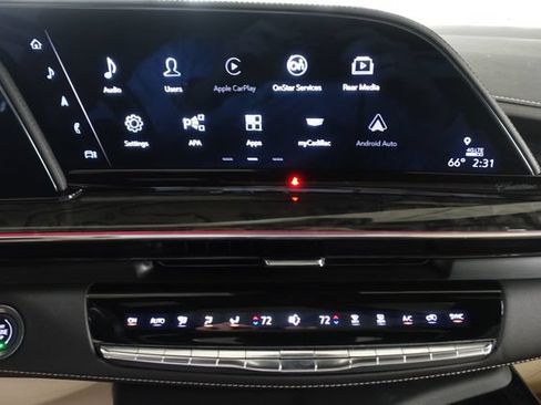 Used 2023 Cadillac Escalade Premium Luxury AWD/4WD image 15