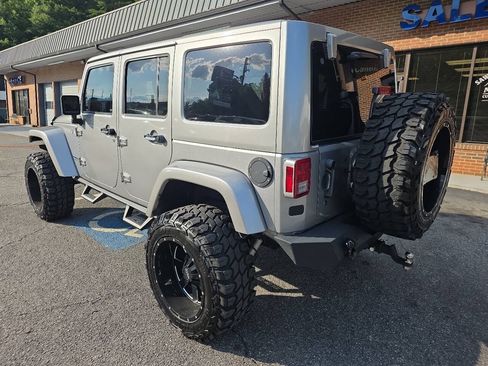 Used 2017 Jeep Wrangler Unlimited Sport AWD/4WD image 4