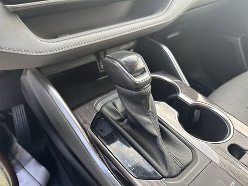 Used 2020 Toyota Highlander Limited Platinum image 23