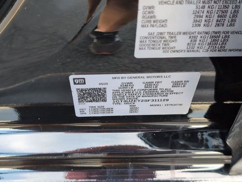 Used 2025 GMC Sierra 2500 AT4X AWD/4WD image 14