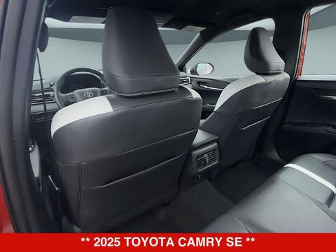 Used 2025 Toyota Camry SE FWD image 11