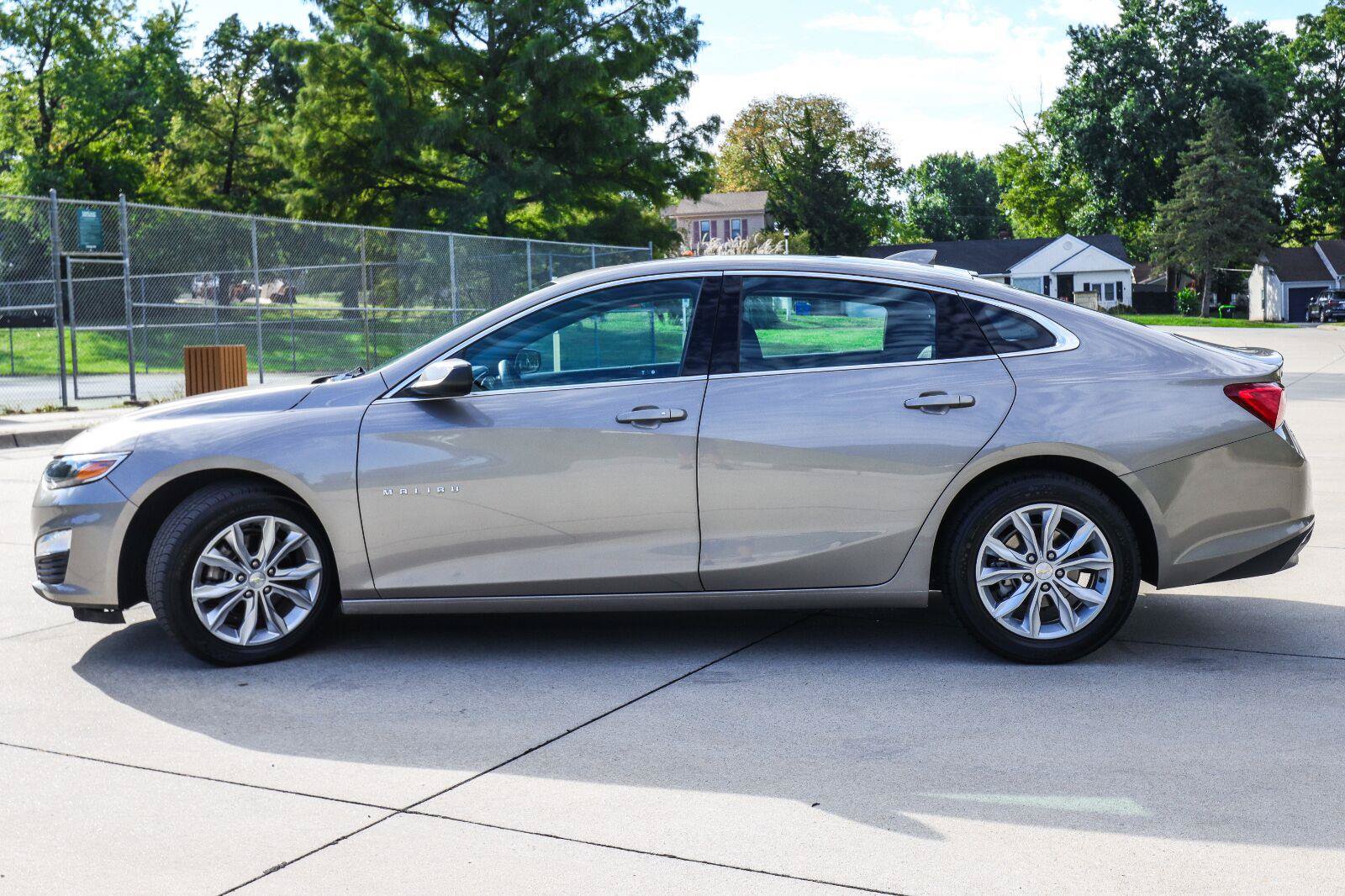Used 2023 Chevrolet Malibu LT FWD image 4
