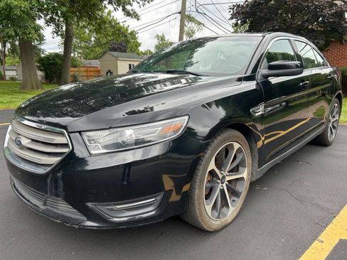 Used 2016 Ford Taurus SEL image 4