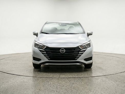 Used 2025 Nissan Versa SV FWD image 2