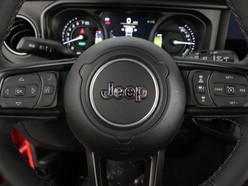 Used 2025 Jeep Wrangler Unlimited Rubicon 4xe w/ Convenience Group AWD/4WD image 12