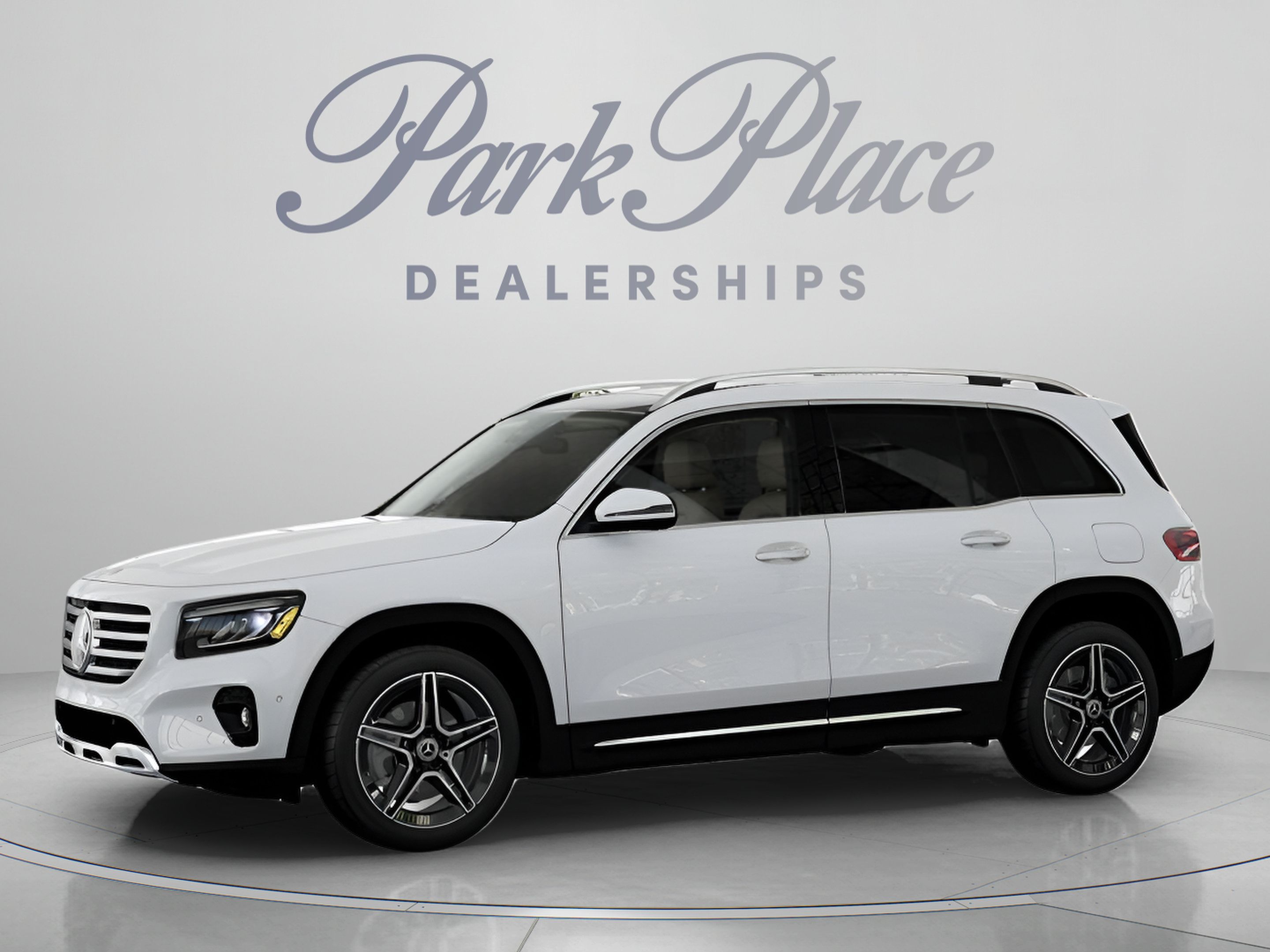 Used 2026 Mercedes-Benz GLB 250 4MATIC image 3