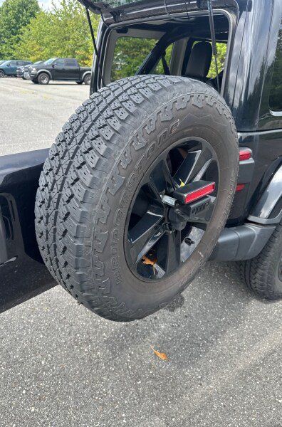 Used 2022 Jeep Wrangler Unlimited Sahara AWD/4WD image 6