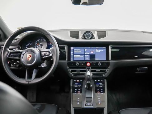 Used 2024 Porsche Macan S image 21