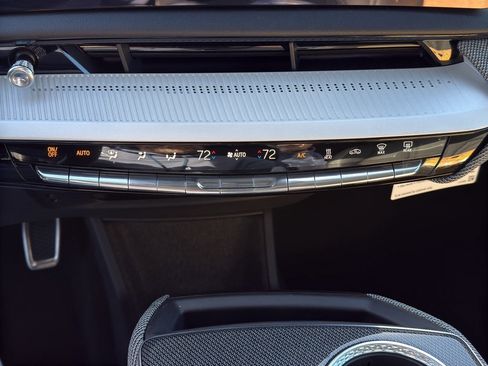 New 2026 Cadillac Optiq Luxury 1 image 16