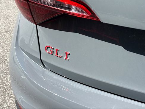 Used 2022 Volkswagen Jetta GLI Autobahn image 25