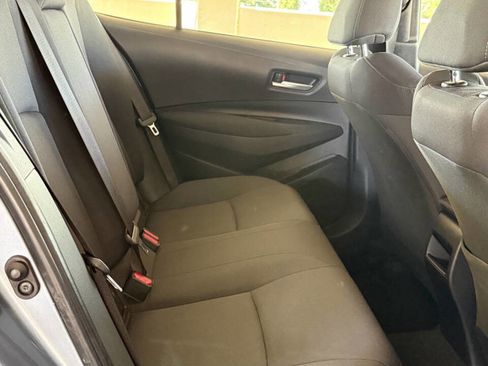 Used 2021 Toyota Corolla LE image 19