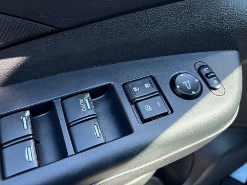 Used 2014 Honda CR-V LX image 12