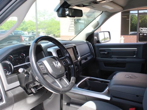 Used 2020 RAM 1500 Classic SLT w/ Luxury Group RWD image 13