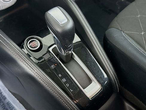 Used 2018 Nissan Kicks SV image 20