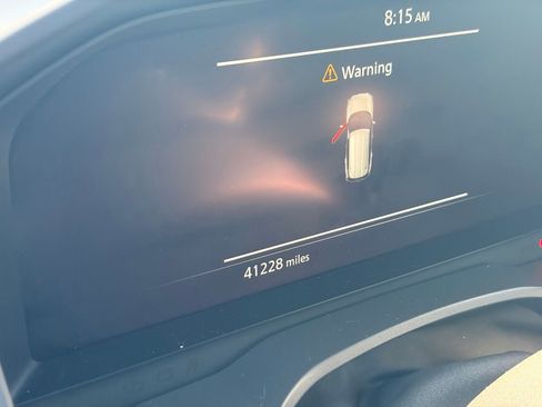 Used 2021 Nissan Rogue Platinum FWD image 11