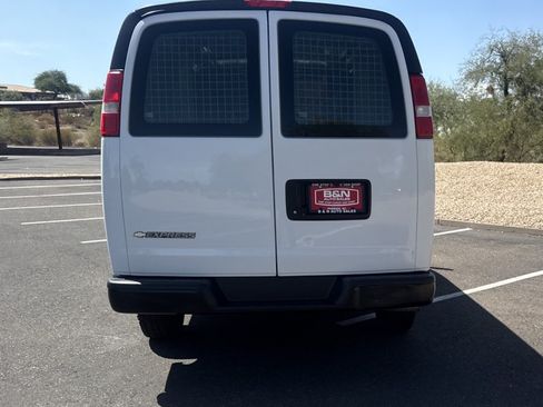 Used 2019 Chevrolet Express 2500 w/ Driver Convenience Package RWD image 4