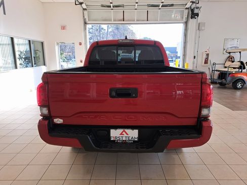Used 2022 Toyota Tacoma SR image 9