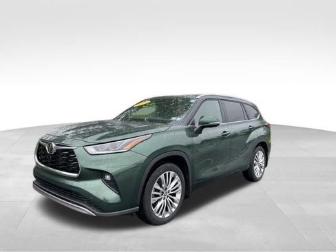 Used 2024 Toyota Highlander Platinum AWD/4WD image 48