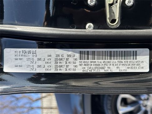 Used 2019 Jeep Cherokee Latitude Plus image 40