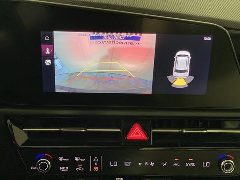 Used 2024 Kia Niro EX Touring FWD image 20