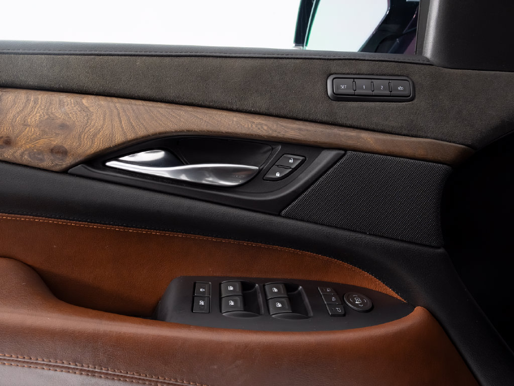 Used 2019 Cadillac Escalade Luxury AWD/4WD image 12