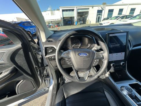 Used 2024 Ford Edge SEL image 16