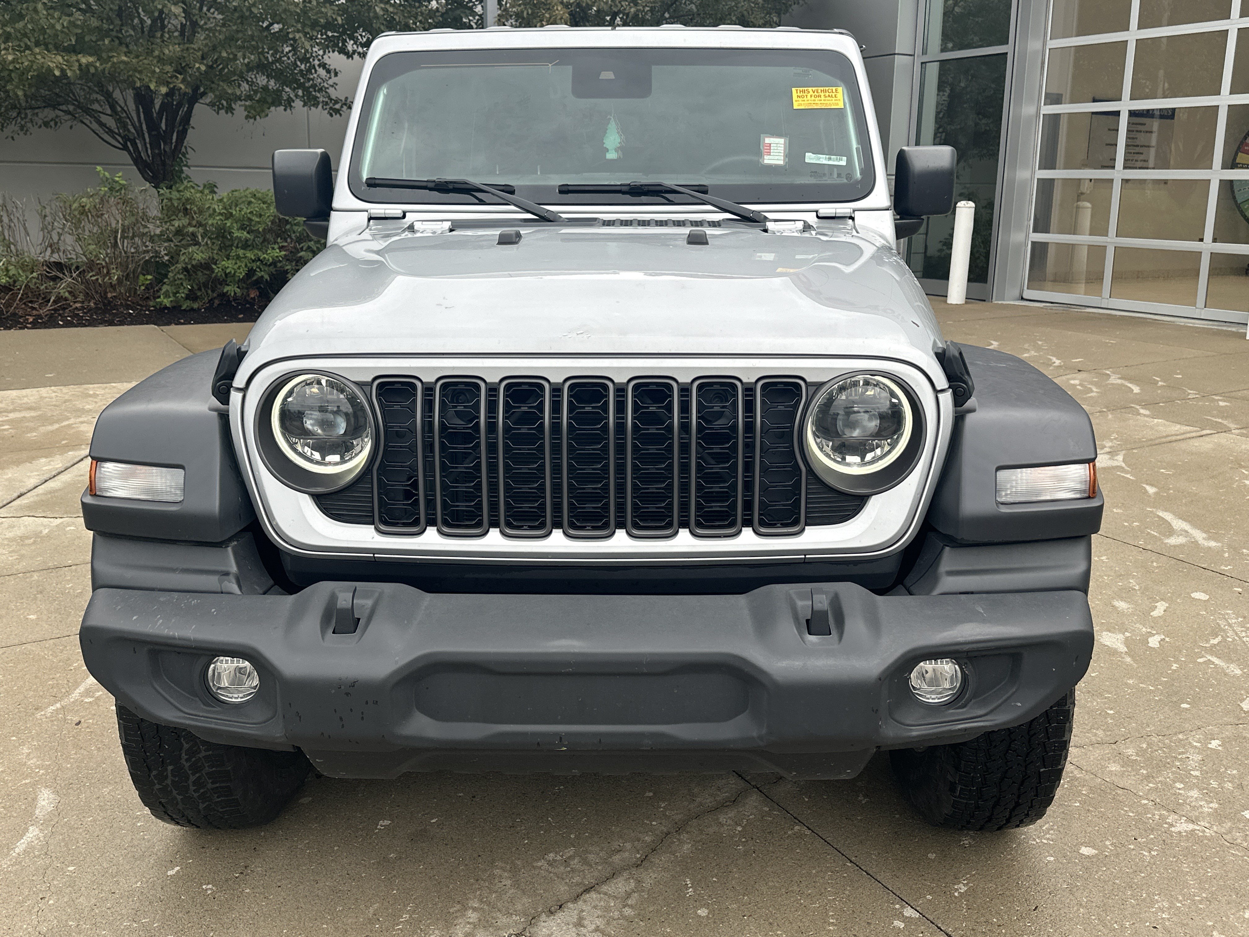 Used 2024 Jeep Wrangler Unlimited Sport AWD/4WD image 12
