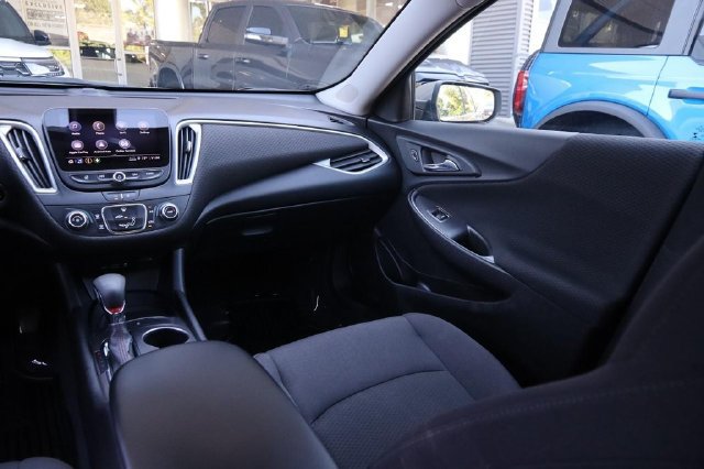 Used 2022 Chevrolet Malibu RS FWD image 25