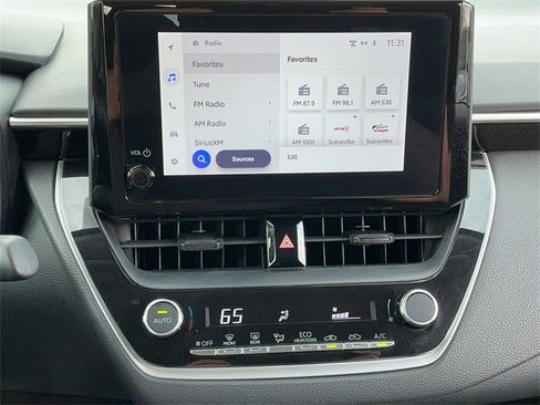 Used 2024 Toyota Corolla LE image 19
