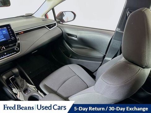Used 2021 Toyota Corolla LE image 24