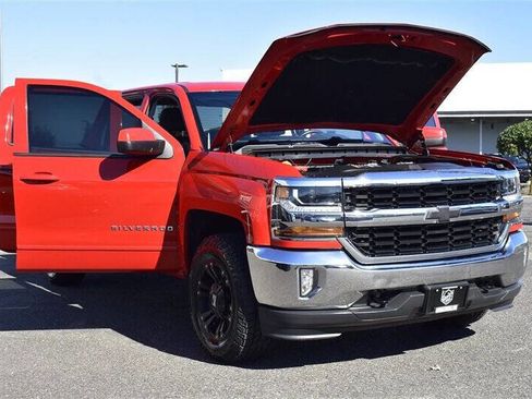 Used 2018 Chevrolet Silverado 1500 LT w/ LT Eassist Package image 33